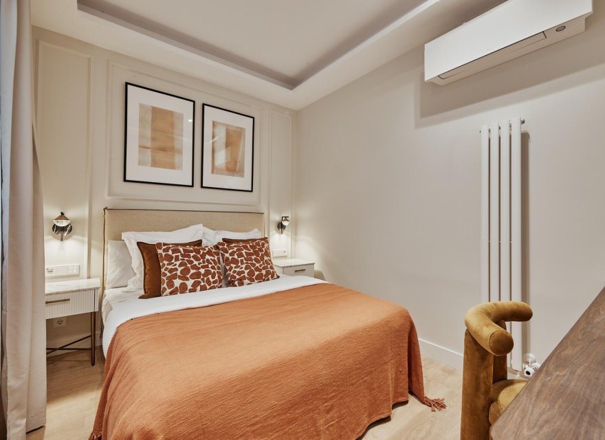 Resale - Apartment - Madrid