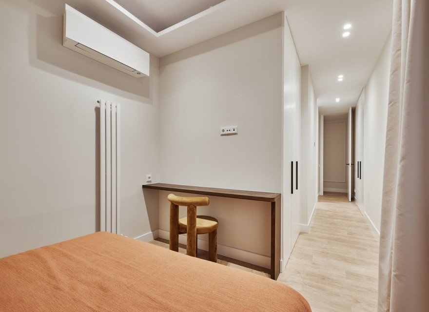 Resale - Apartment - Madrid