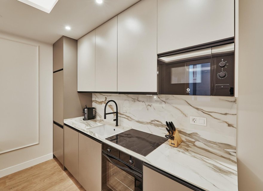 Resale - Apartment - Madrid