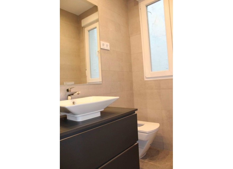 Resale - Apartment - Madrid