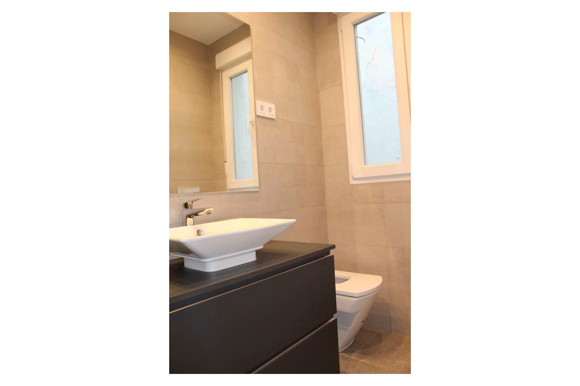 Resale - Apartment - Madrid