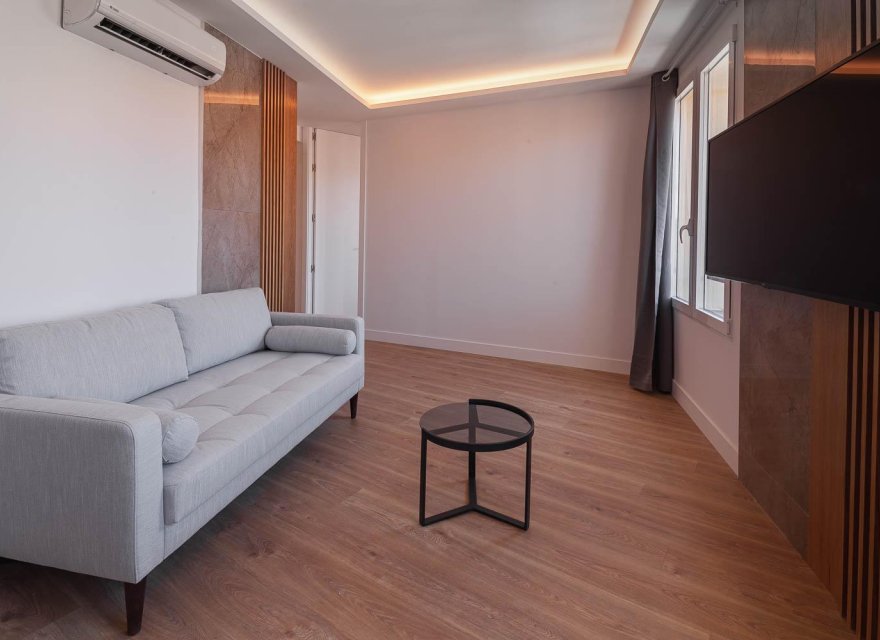 Resale - Apartment - Madrid