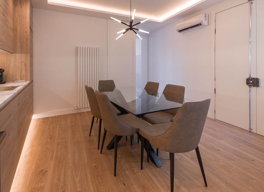 Resale - Apartment - Madrid
