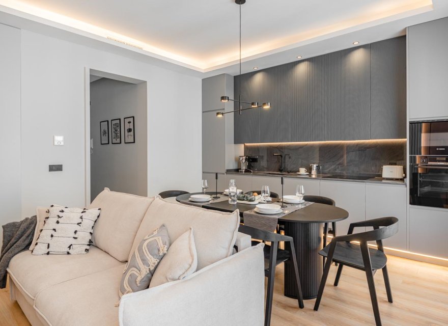 Resale - Apartment - Madrid