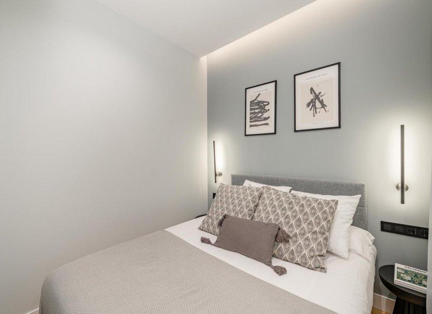 Resale - Apartment - Madrid