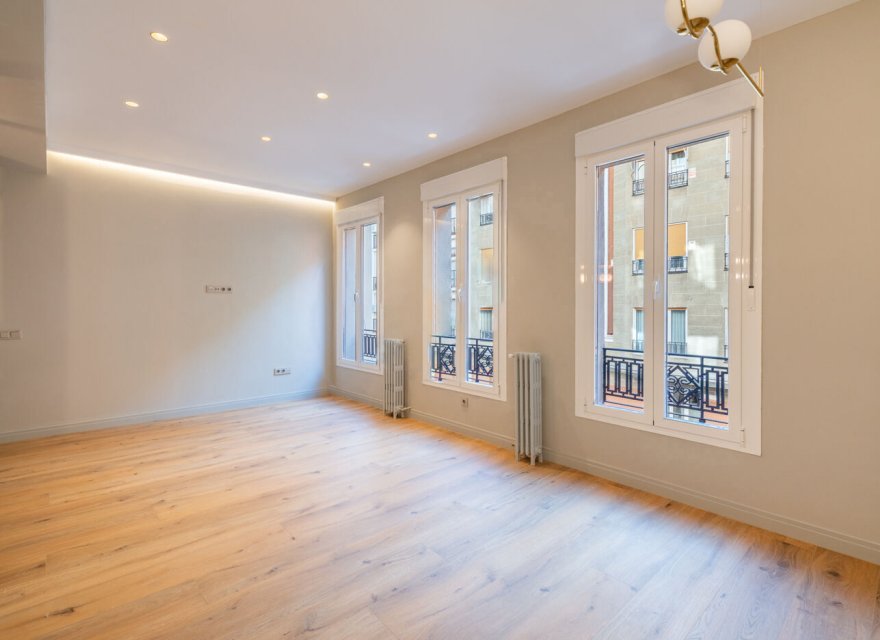 Resale - Apartment - Madrid