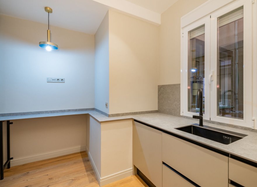 Resale - Apartment - Madrid