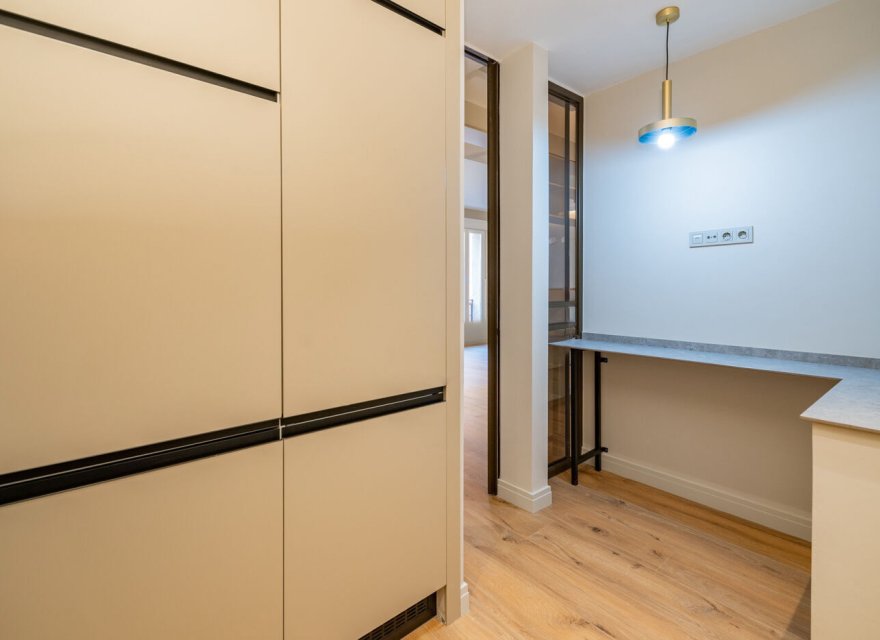 Resale - Apartment - Madrid