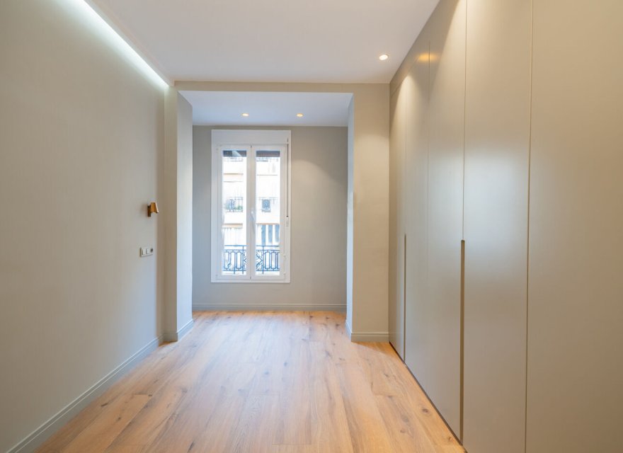 Resale - Apartment - Madrid