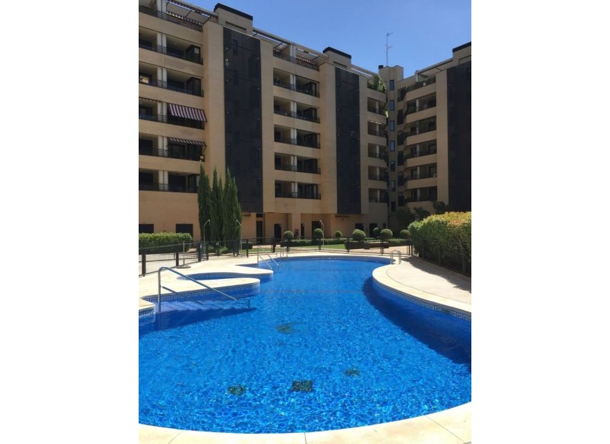 Resale - Apartment - Madrid