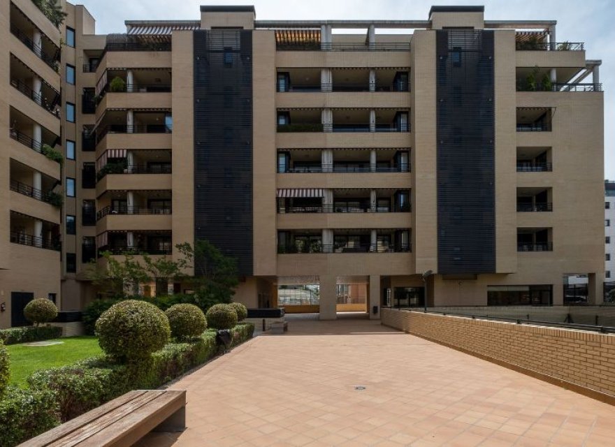 Resale - Apartment - Madrid
