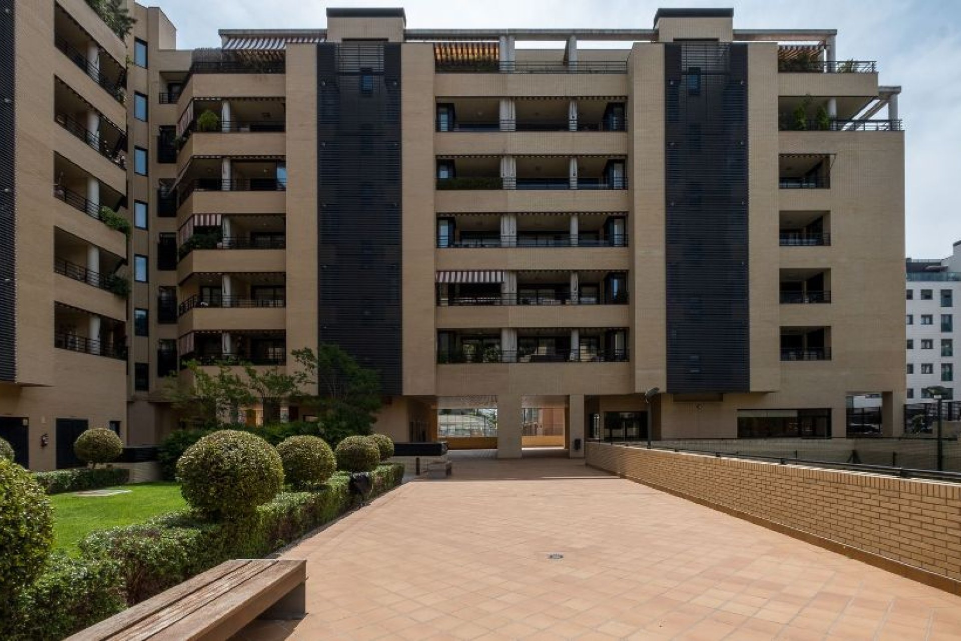 Resale - Apartment - Madrid