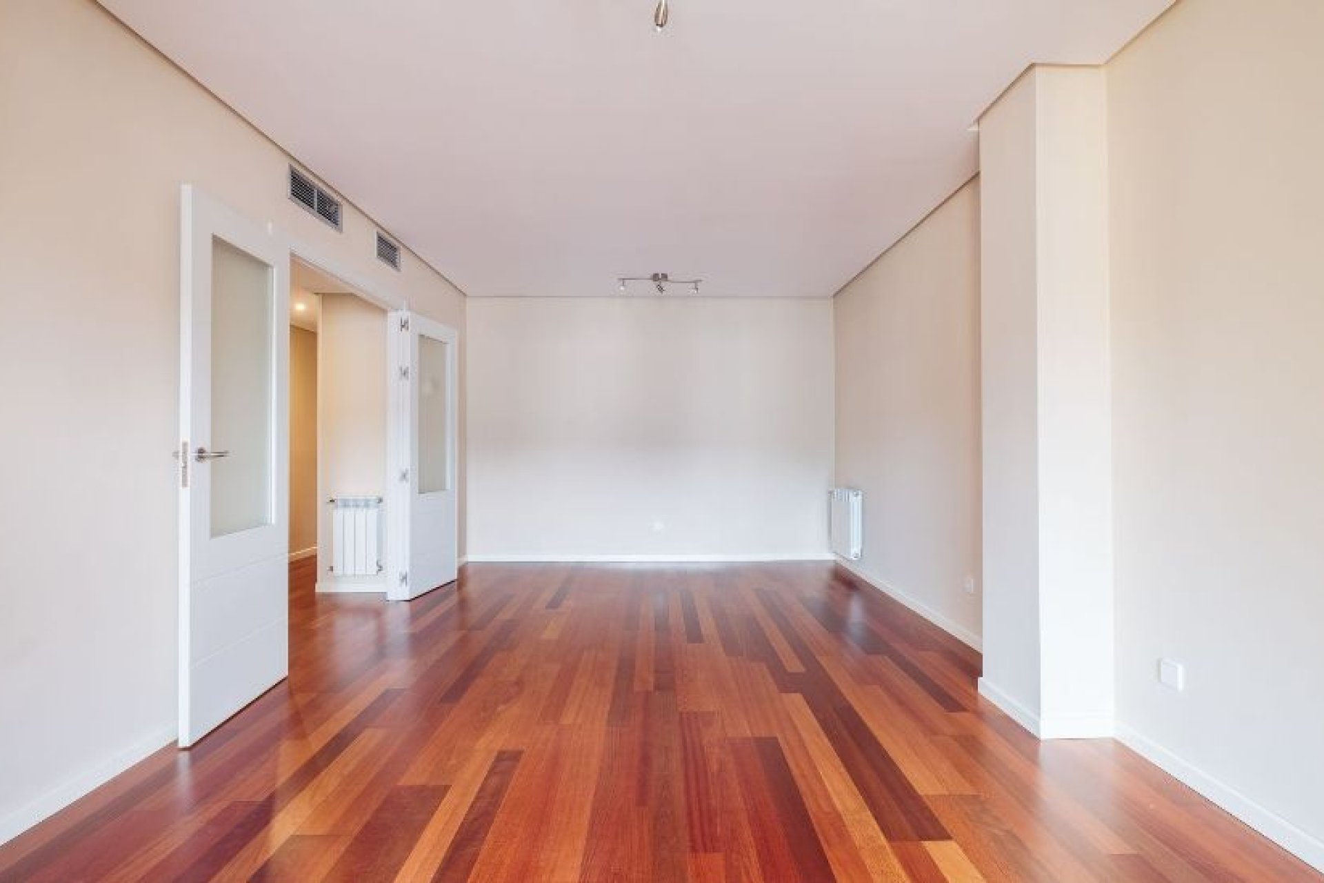 Resale - Apartment - Madrid