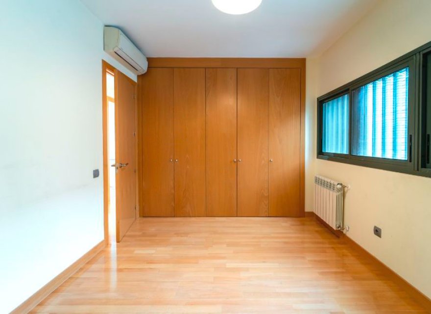 Resale - Apartment - Madrid