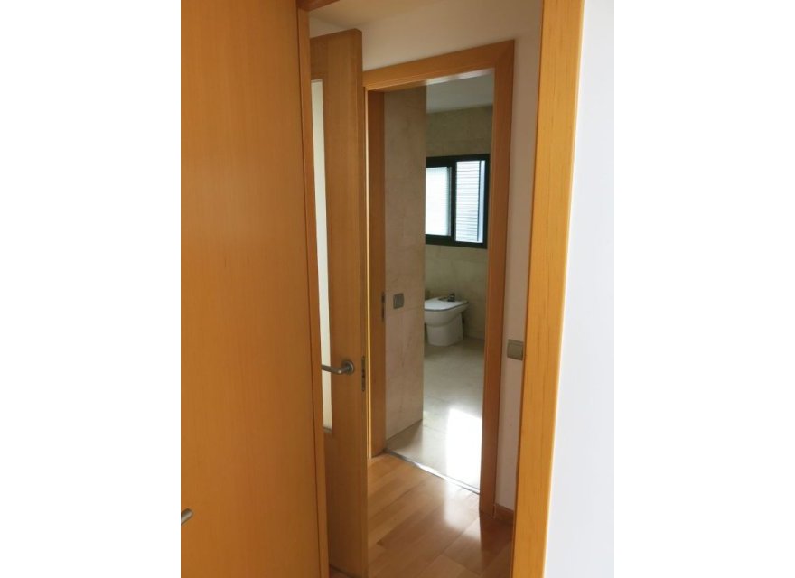 Resale - Apartment - Madrid