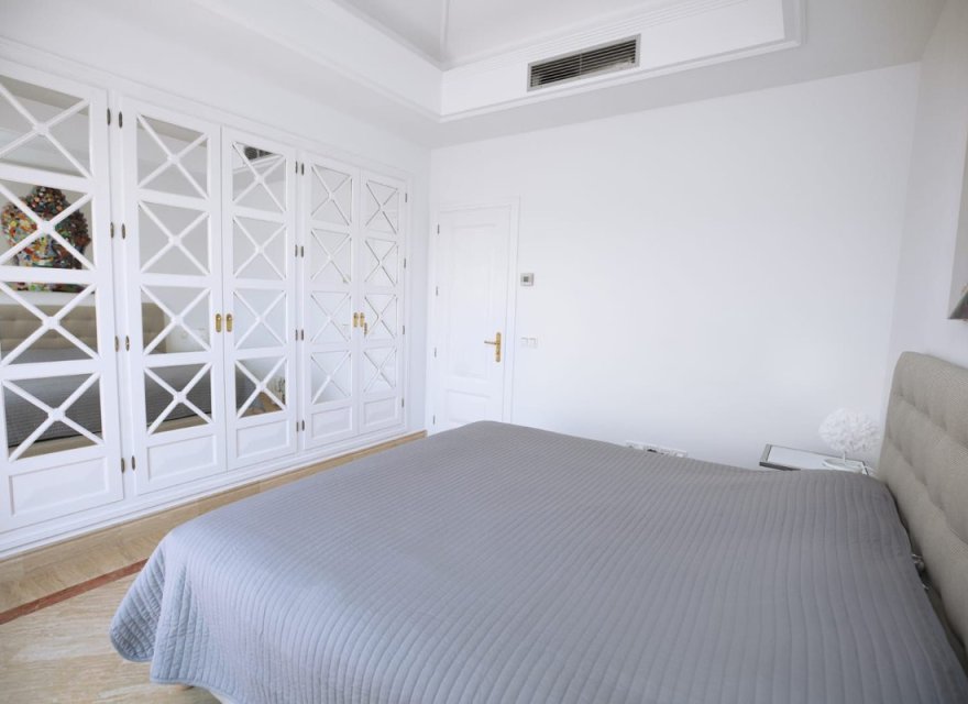 Resale - Apartment - Marbella - Costa del Sol