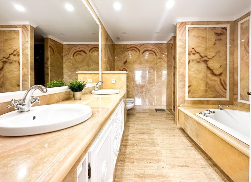 Resale - Apartment - Marbella - Costa del Sol