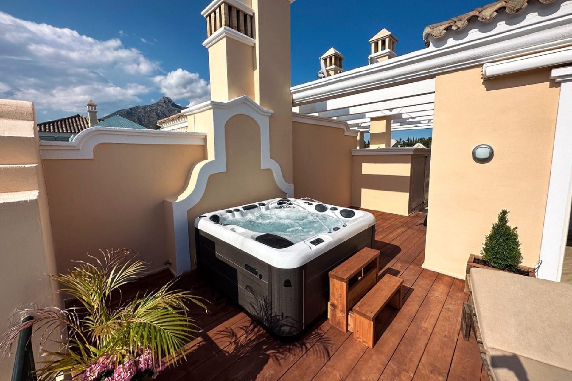 Resale - Apartment - Marbella - Costa del Sol