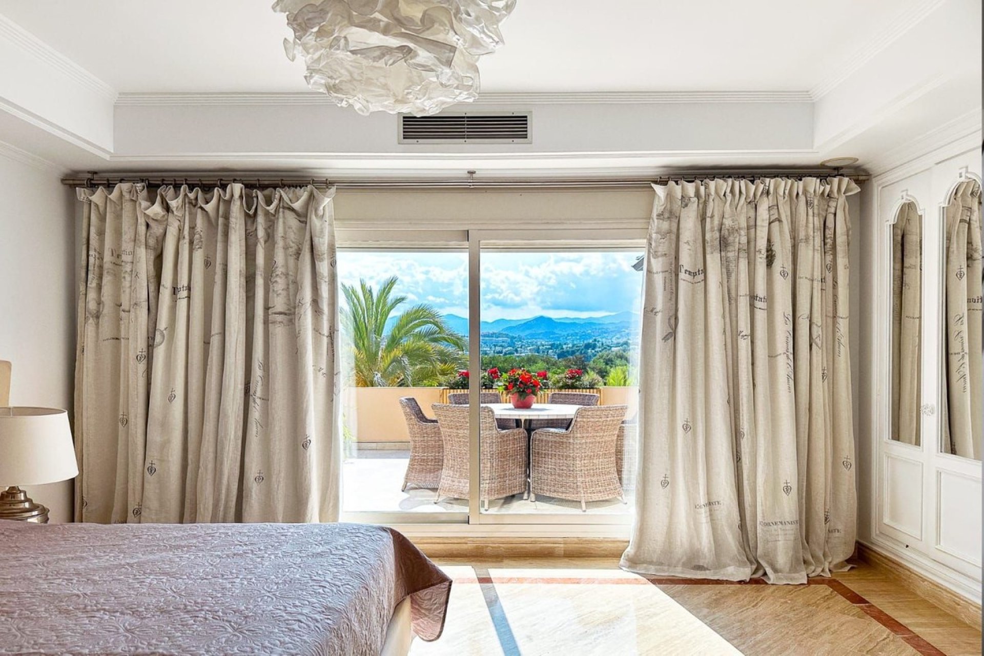 Resale - Apartment - Marbella - Costa del Sol