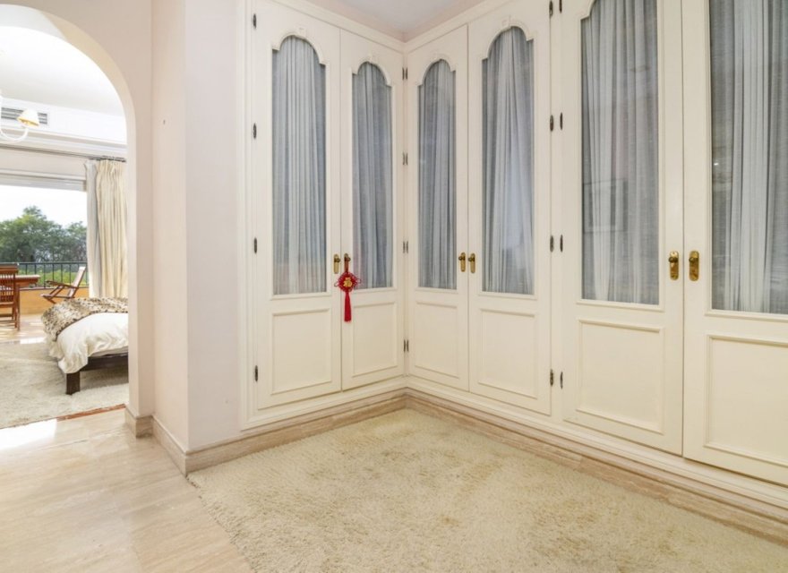 Resale - Apartment - Marbella - Costa del Sol