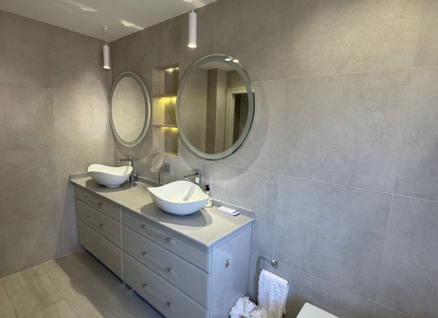 Resale - Apartment - Marbella - Costa del Sol