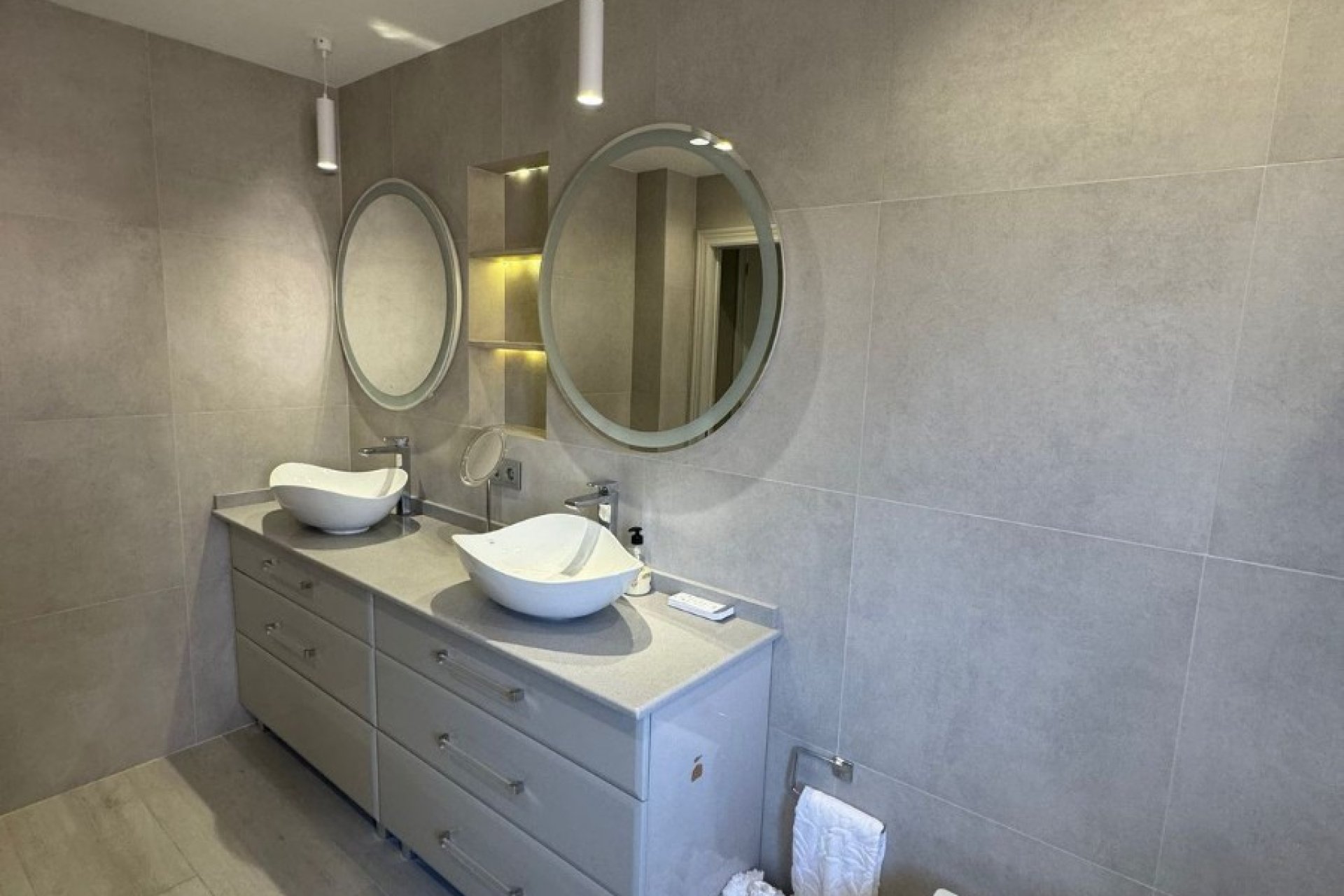 Resale - Apartment - Marbella - Costa del Sol