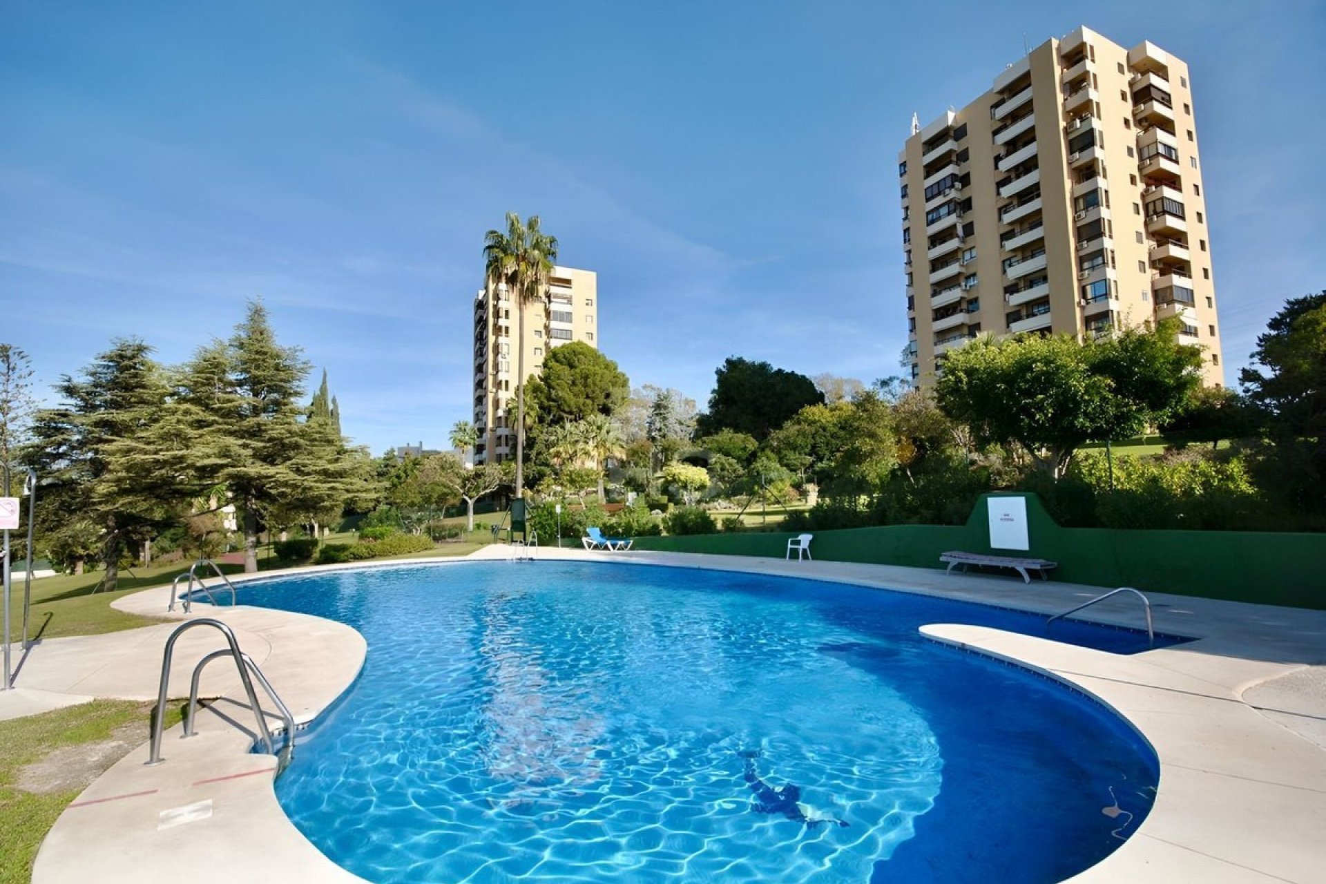 Resale - Apartment - Marbella - Costa del Sol