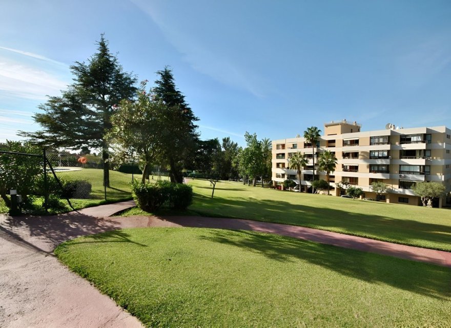 Resale - Apartment - Marbella - Costa del Sol