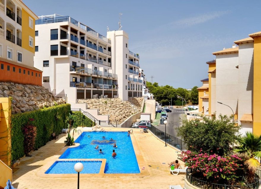 Resale - Apartment - Orihuela Costa - Campoamor