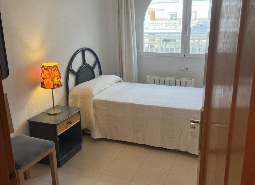 Resale - Apartment - Orihuela Costa - Campoamor