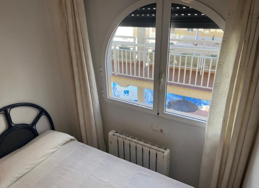 Resale - Apartment - Orihuela Costa - Campoamor