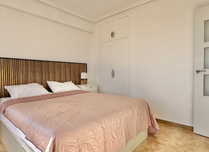 Resale - Apartment - Orihuela Costa - Costa Blanca