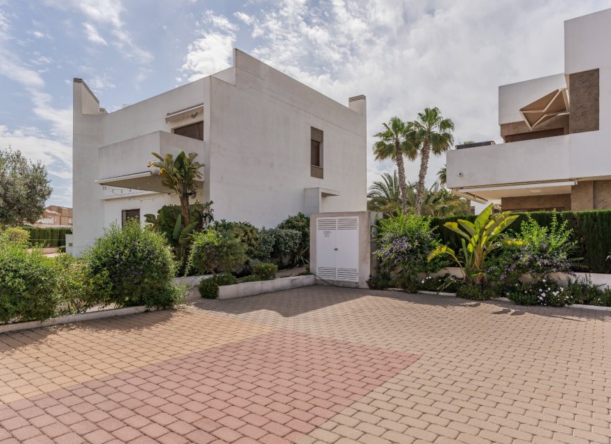 Resale - Apartment - Orihuela Costa - La Zenia