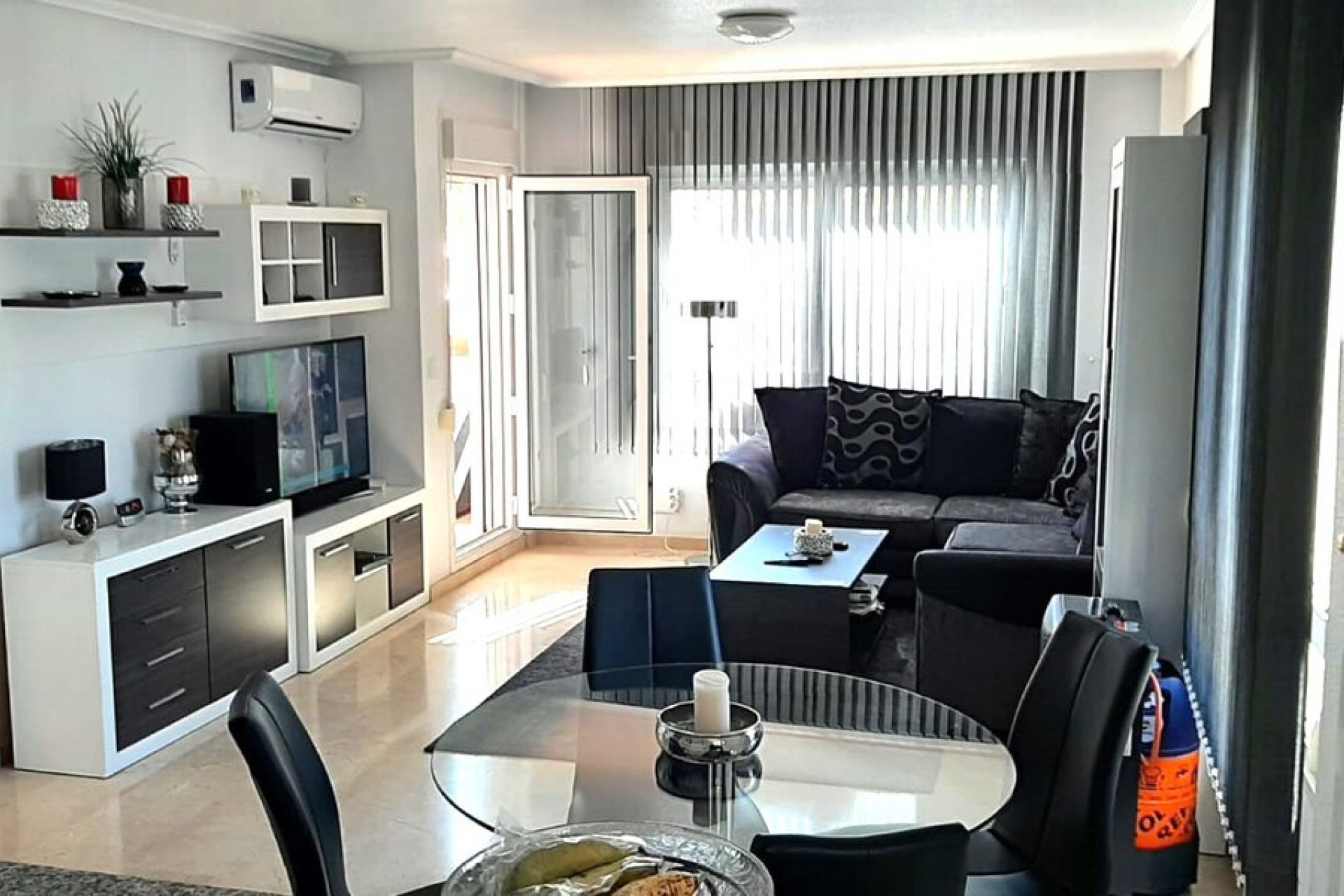 Resale - Apartment - Orihuela Costa - Villamartin