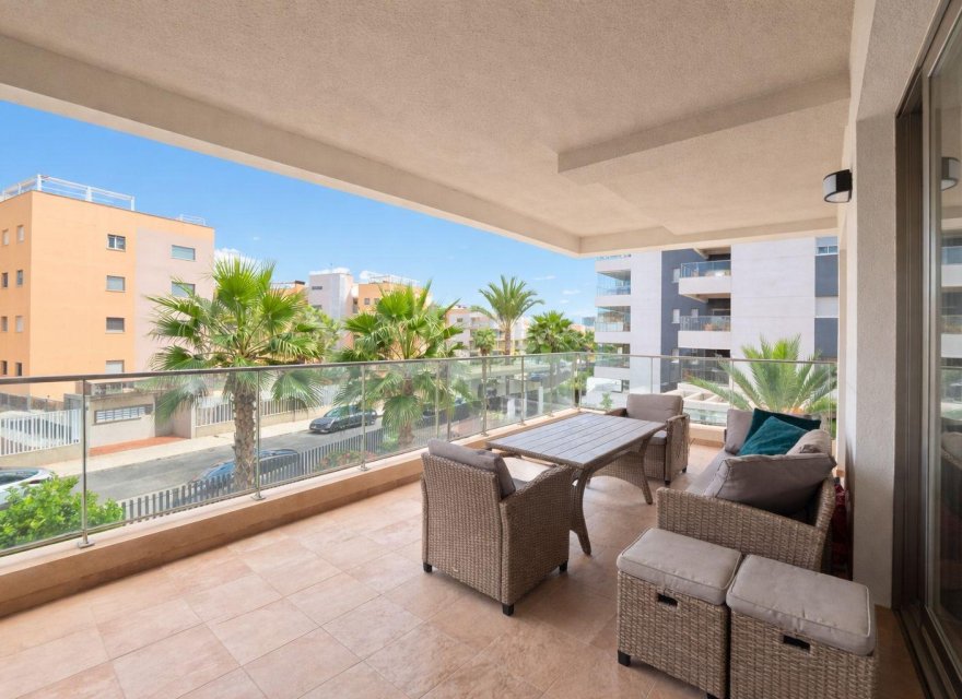 Resale - Apartment - Orihuela Costa - Villamartín