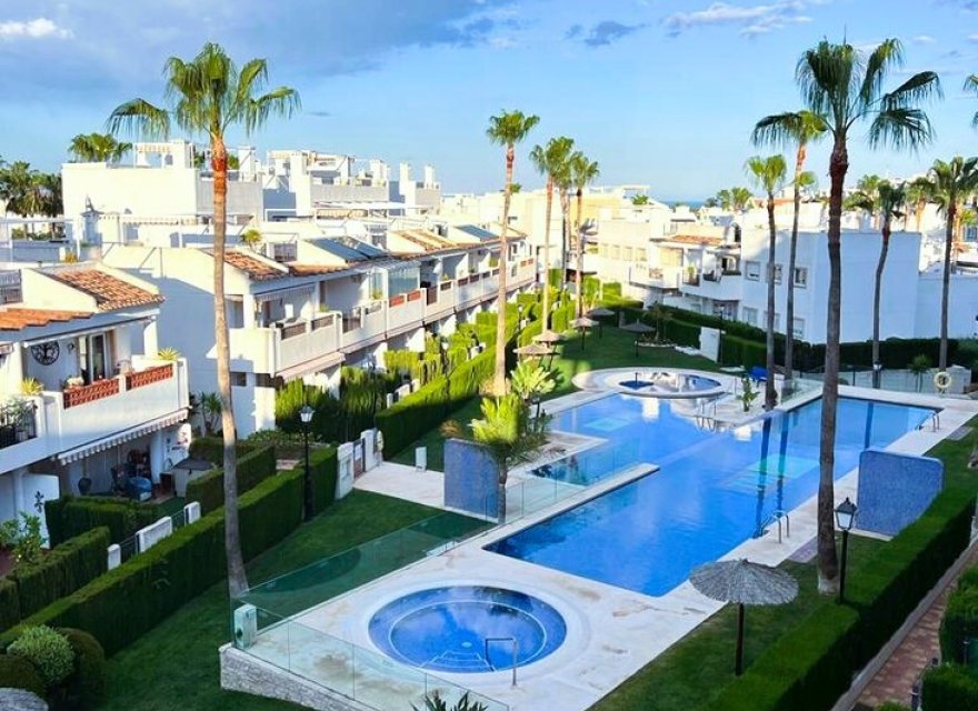Resale - Apartment - Orihuela Costa - Villamartín