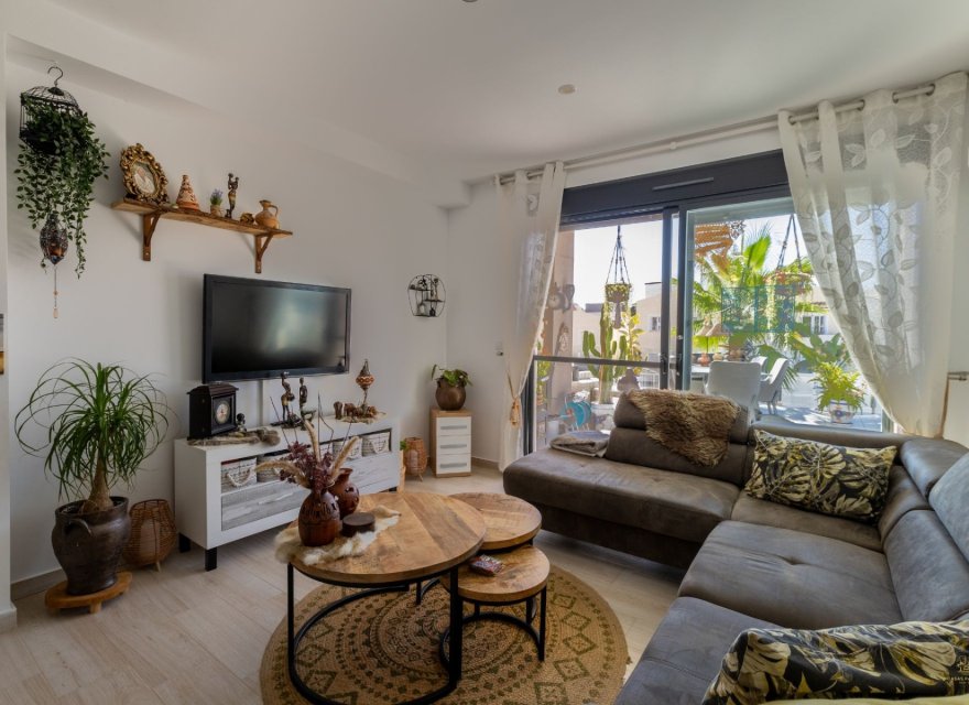 Resale - Apartment - Orihuela Costa - Villamartín