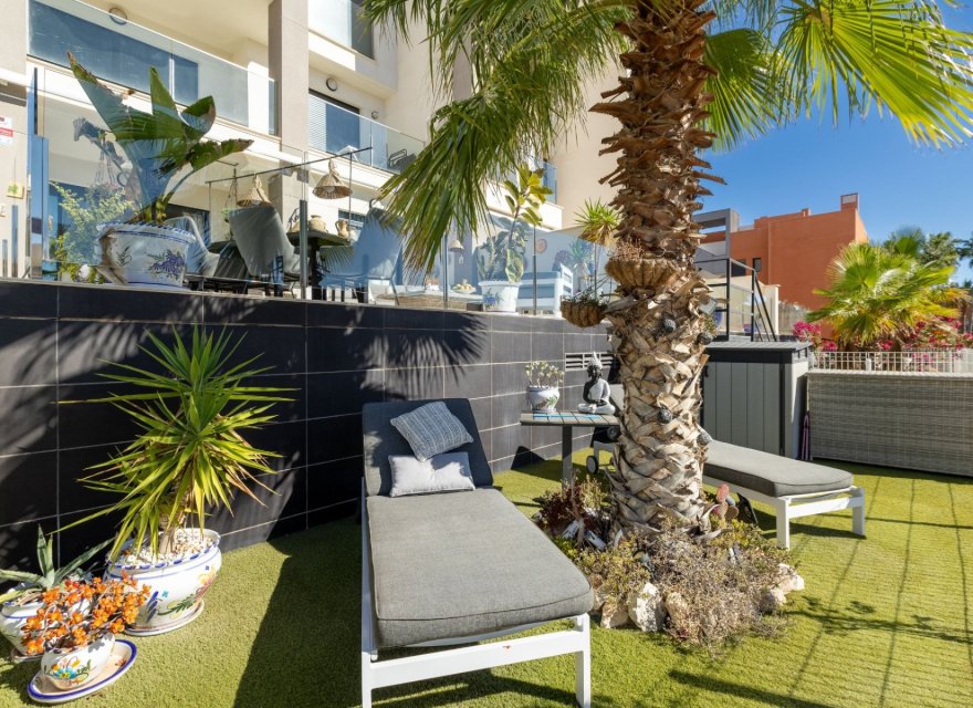 Resale - Apartment - Orihuela Costa - Villamartín