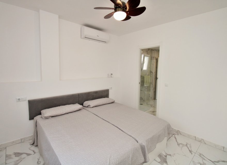 Resale - Apartment - Orihuela Costa - Villamartin