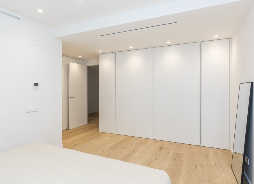 Resale - Apartment - Pedralbes