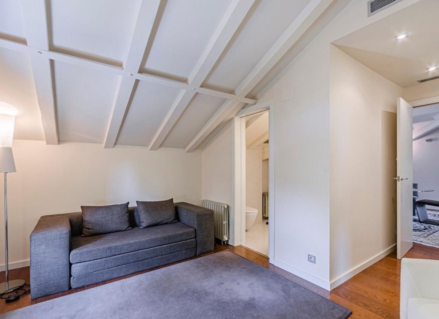 Resale - Apartment - Pedralbes