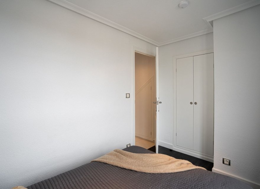 Resale - Apartment - Punta Prima