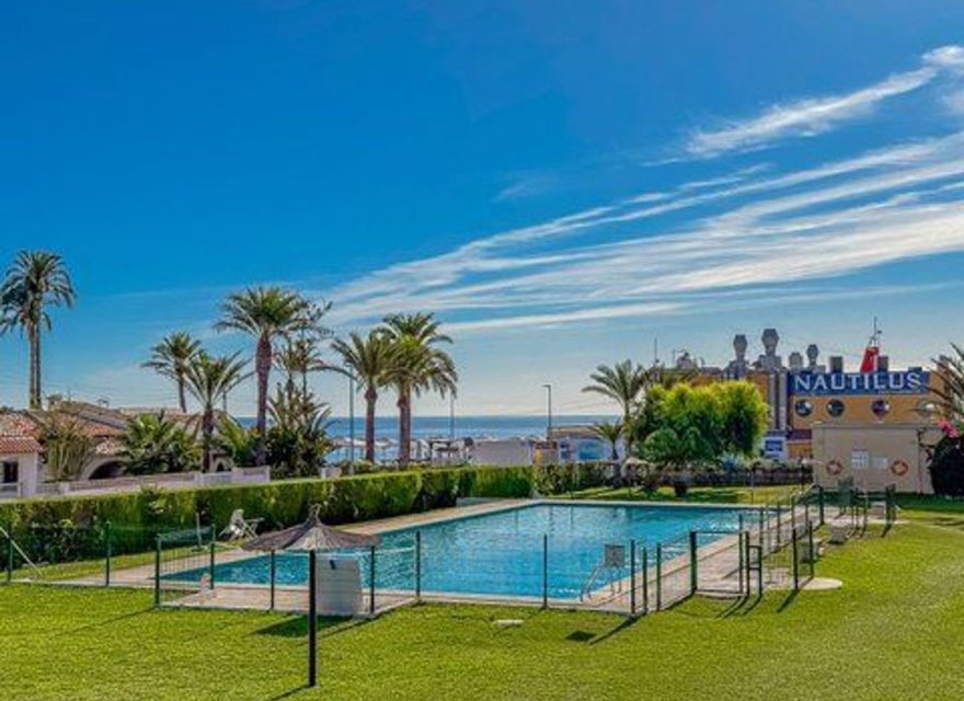 Resale - Apartment - Punta Prima