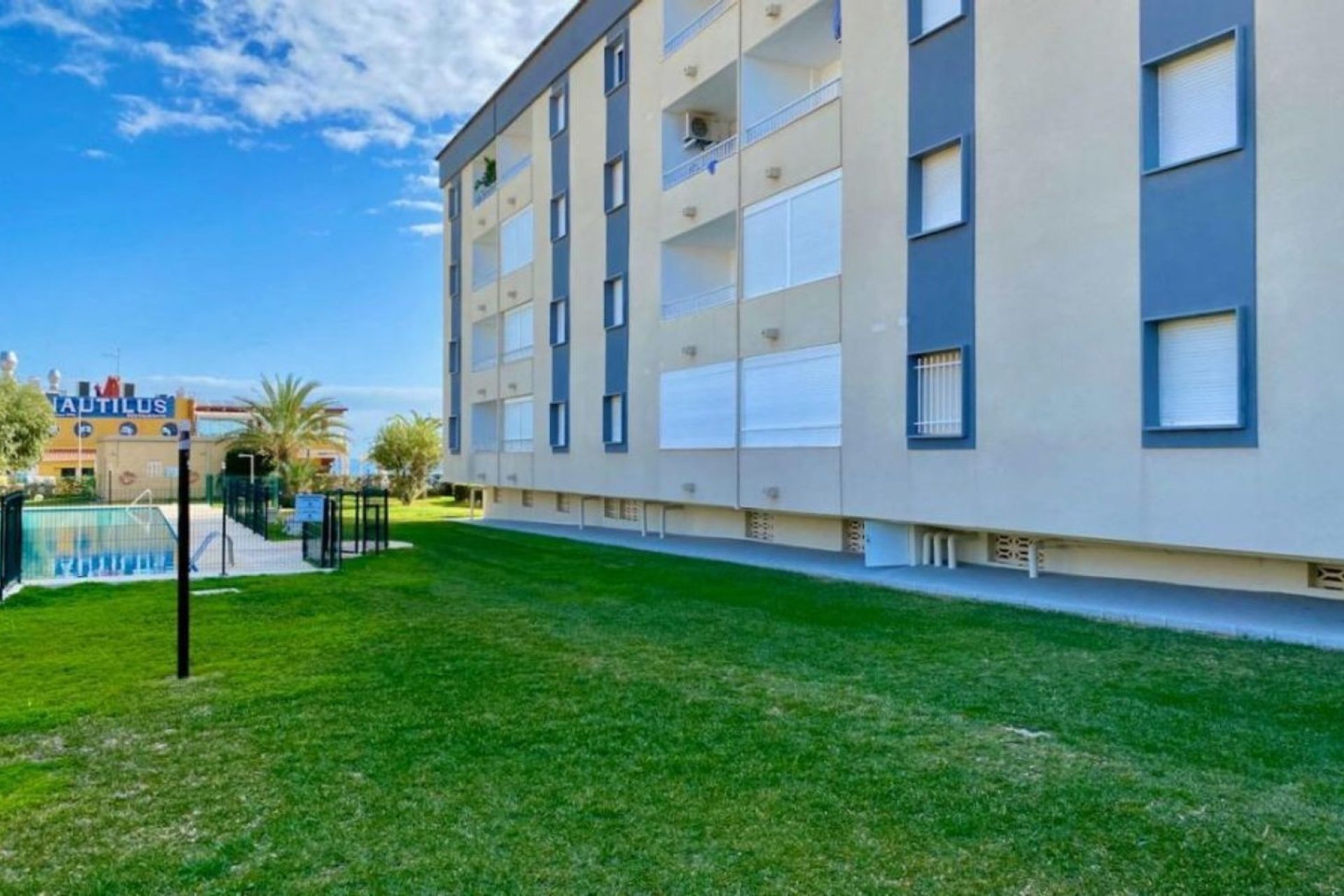 Resale - Apartment - Punta Prima