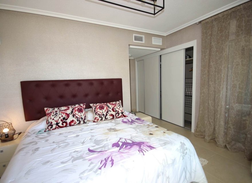 Resale - Apartment - Punta Prima