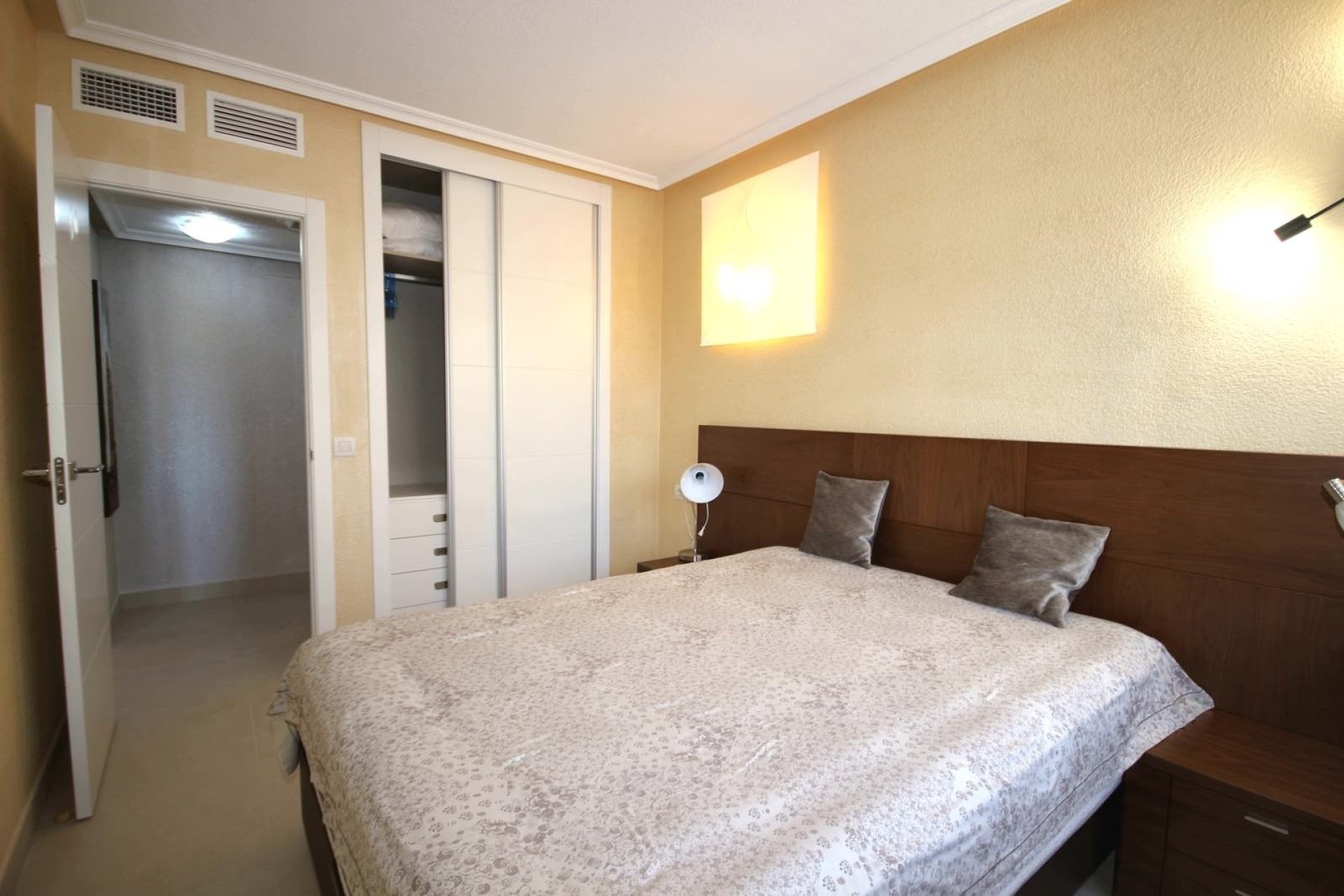 Resale - Apartment - Punta Prima