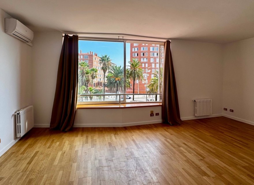 Resale - Apartment - Sant Marti