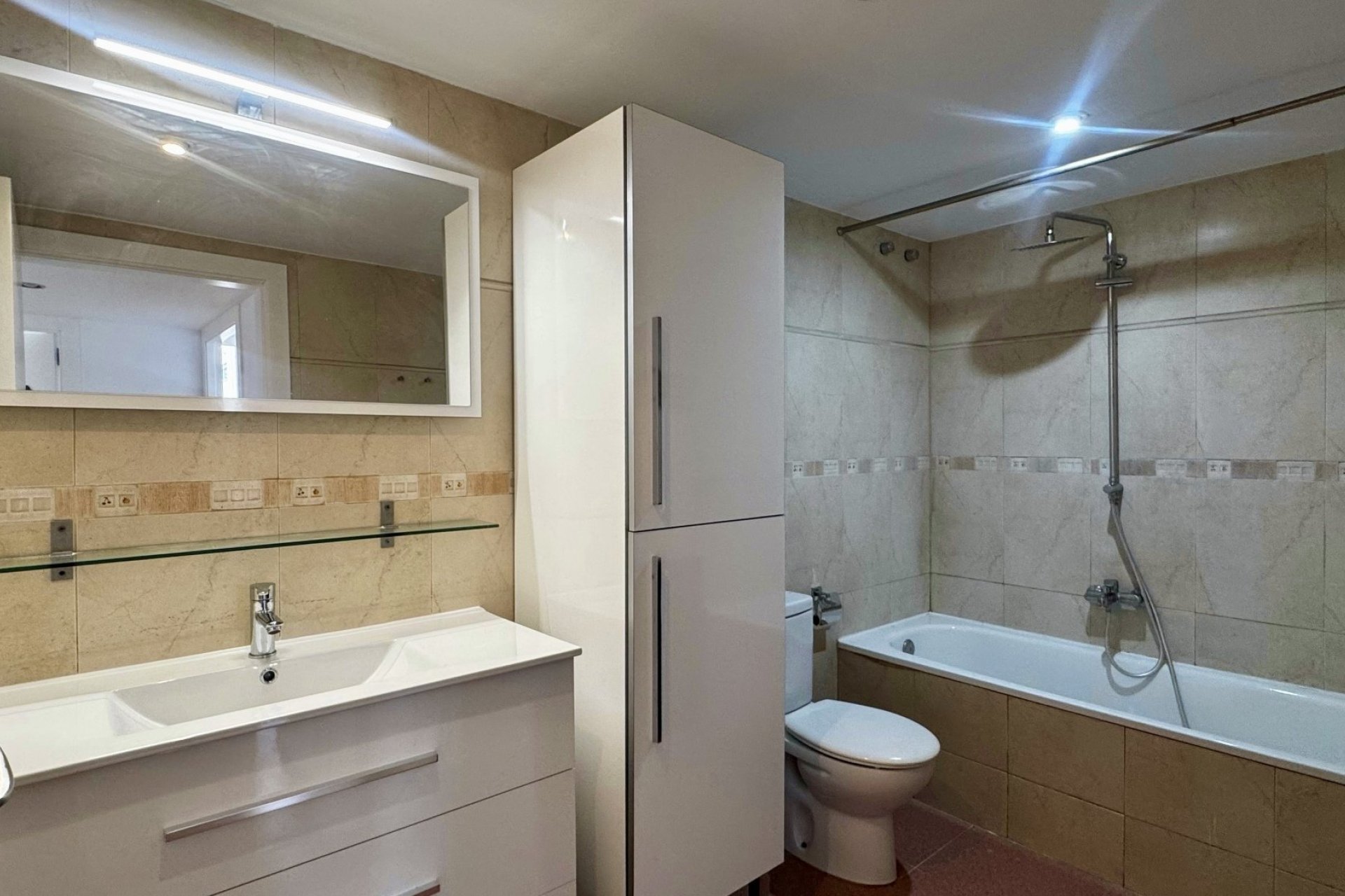 Resale - Apartment - Sant Marti