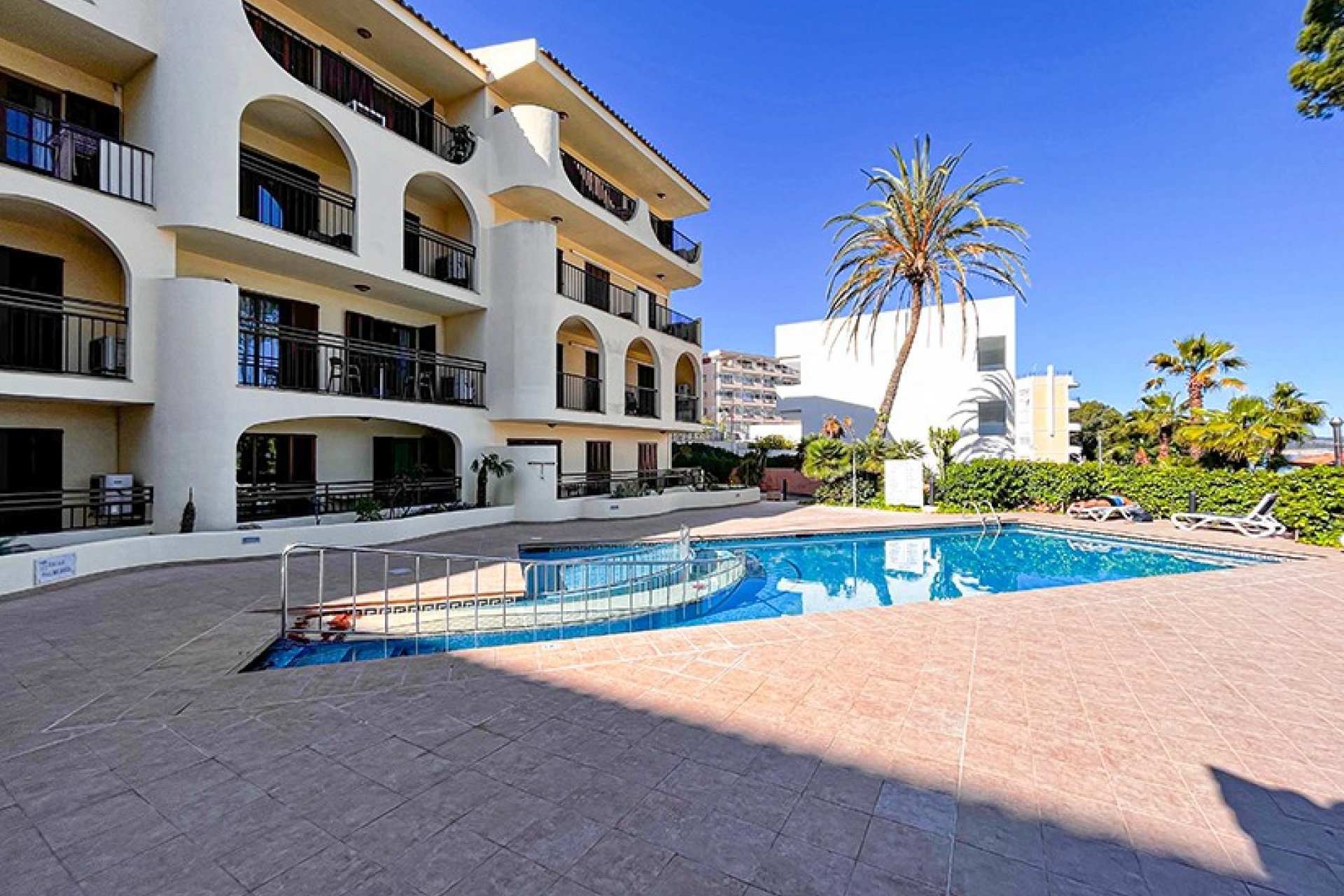 Resale - Apartment - Santa Ponsa