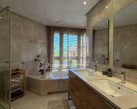 Resale - Apartment - Sierra Blanca - Costa del Sol